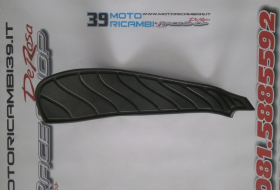 APRILIA LEONARDO 125 150 TAPPETINO POGGIAPIEDI DESTRO