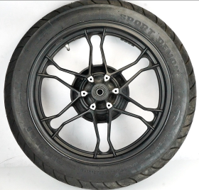 Moto Guzzi V7 Stone 12 15 cerchio posteriore con pneumatico originale