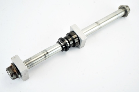 BENELLI LEONCINO 500 17 20 asse perno posteriore con boccole e fermi originale