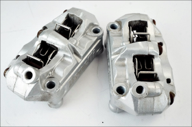 BENELLI LEONCINO 500 17 20 Original front calipers