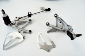 Honda CBR 600 F 2001 2006 pedane pilota con leva cambio leva freno astina uniball e paratacchi originali MBW-R MBW-L