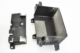 Yamaha FZ6 Fazer S1 S2 2004 2011 vano batteria con coperchio originale