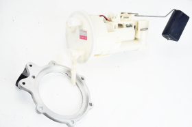 Yamaha FZ6 Fazer S1 S2 2004 2011 original internal fuel pump 5VX-13907-01 101961-8591 12 V DENSO